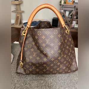 Louis Vuitton Artsy MM - 2012 - Made in USA from imported materials